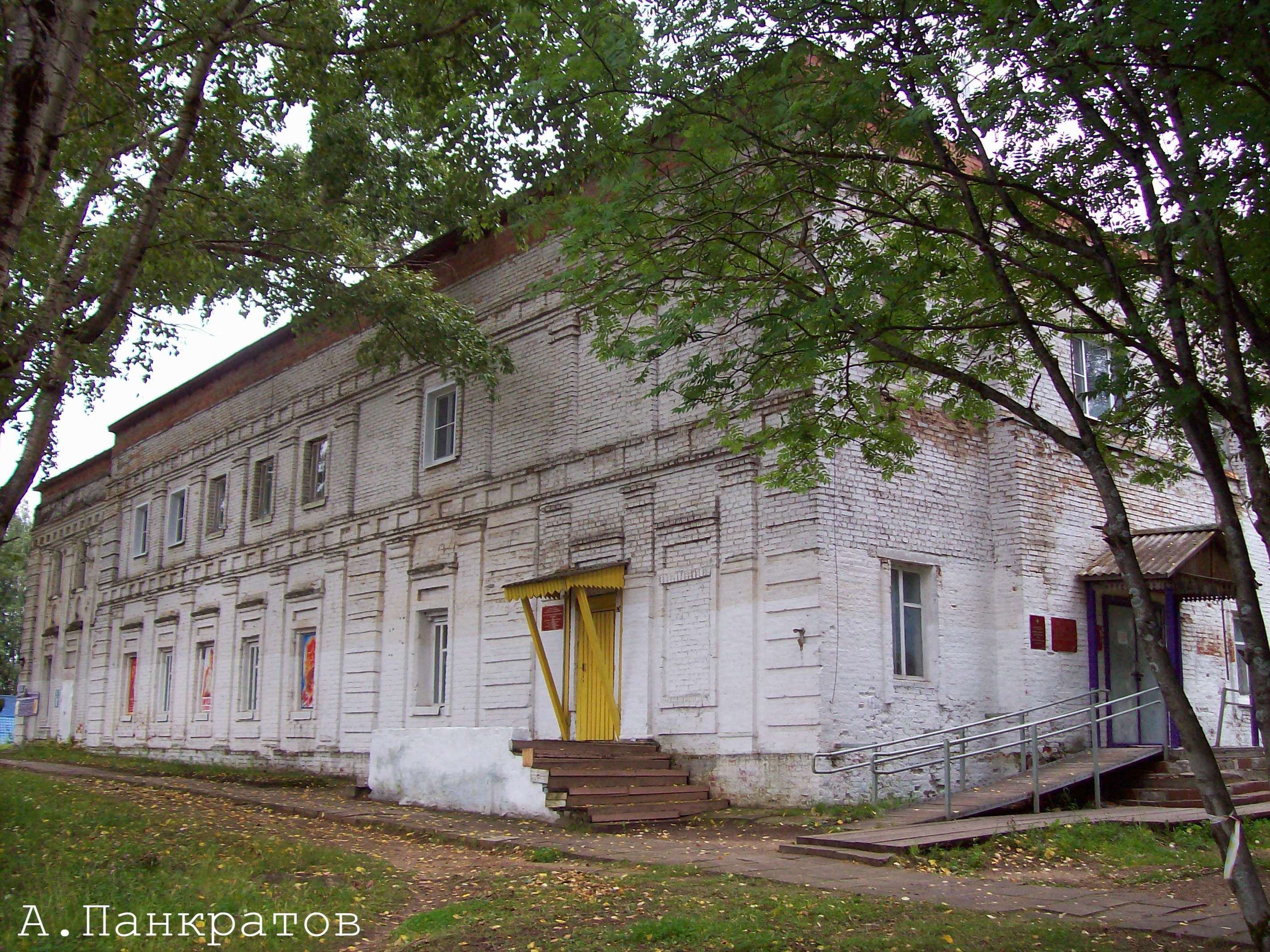 Объячево. Никольская церковь 1808, а ныне ДК